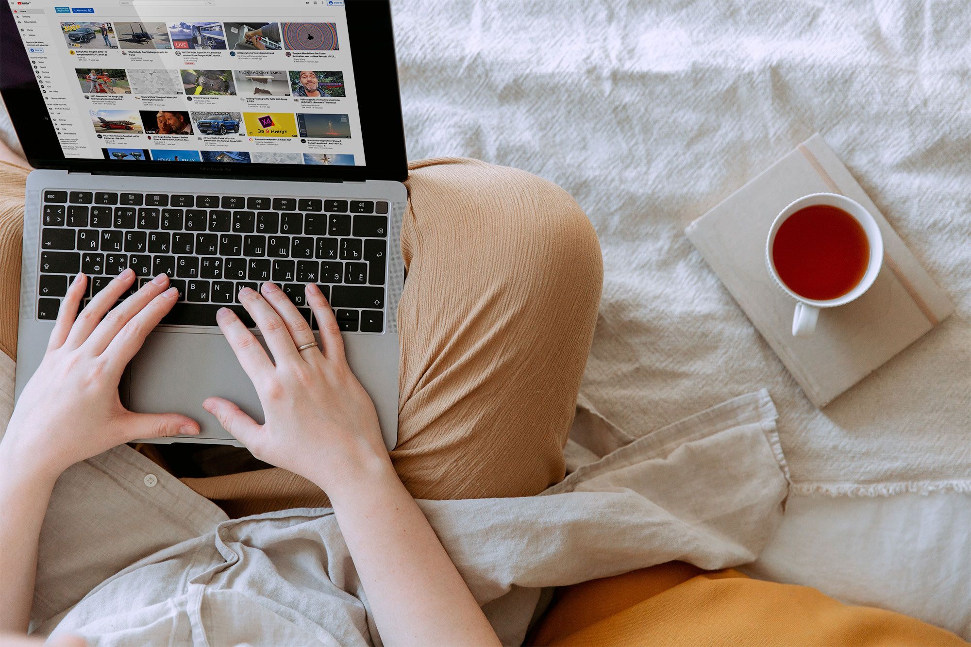 sales-funnel-social-media-ecommerce-hot-traffic-BOTF